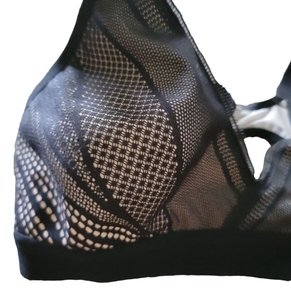 Lululemon Awake To Womens Crossback Lace Sports Bra - Size 32C - Black Nude - Picture 3 of 8